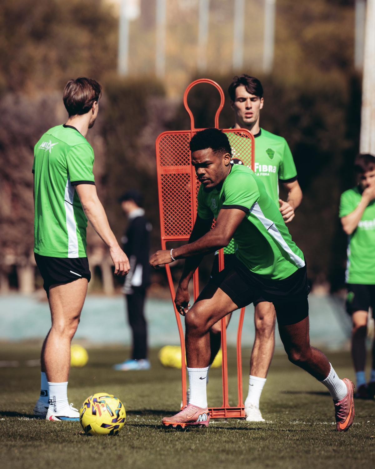 Diang, durante el entrenamiento del Elche de este martes