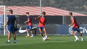 Joao Félix, durante su primer entrenamiento de pretemporada con el Atlético, este lunes.