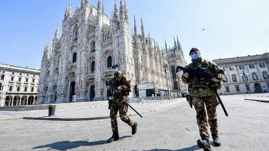 Militares en la Plaza del Duomo de Milán. // E.P.