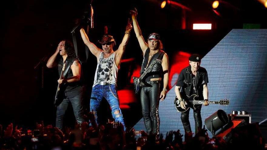 El grupo Scorpions el viernes, durante el concierto del Resurrection Fest 2018 en Viveiro. // Eliseo Trigo