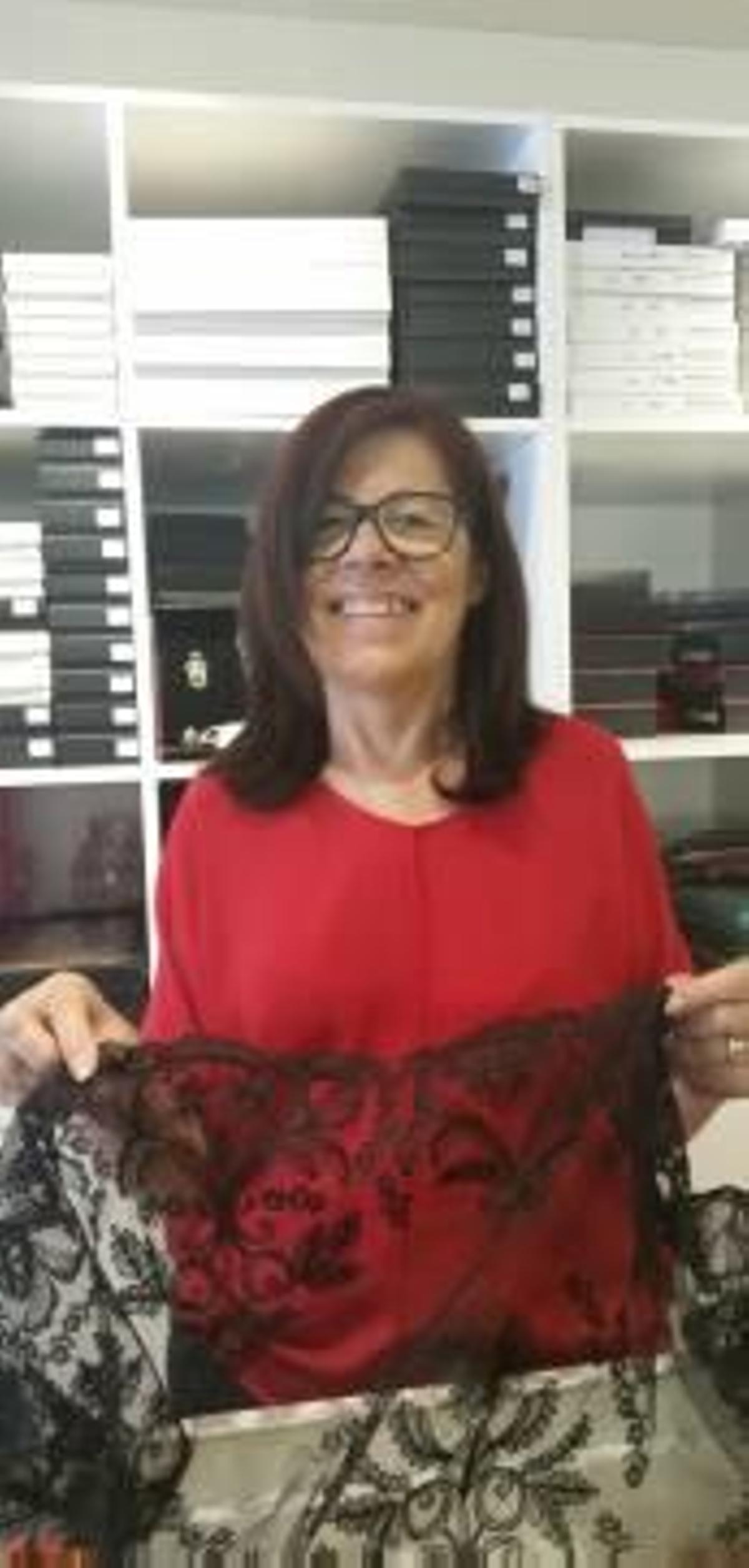 «A 2 días de la Ofrenda hay quien busca un traje, pero los encargos se hicieron hace 5 meses»