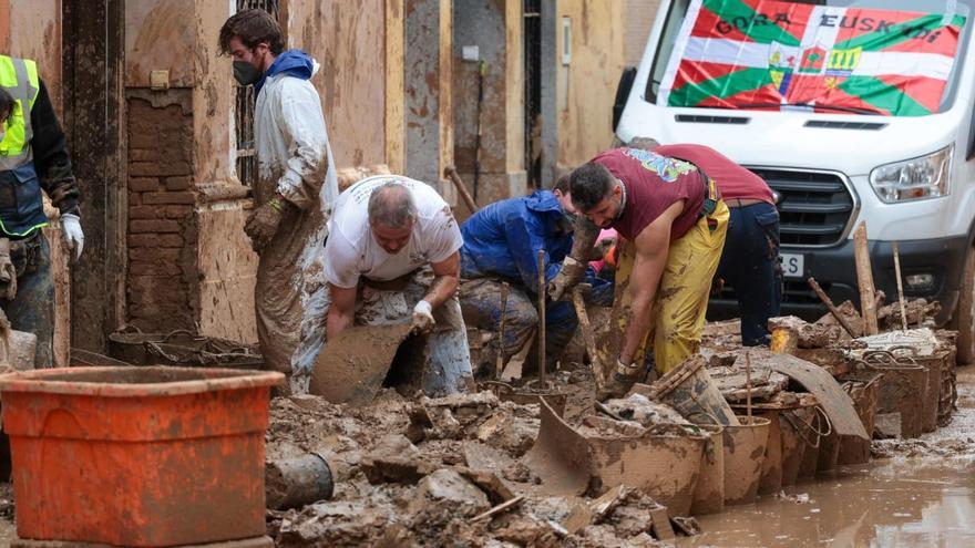 Paiporta, con la calles llenas de lodo 18 días después de la terrible dana