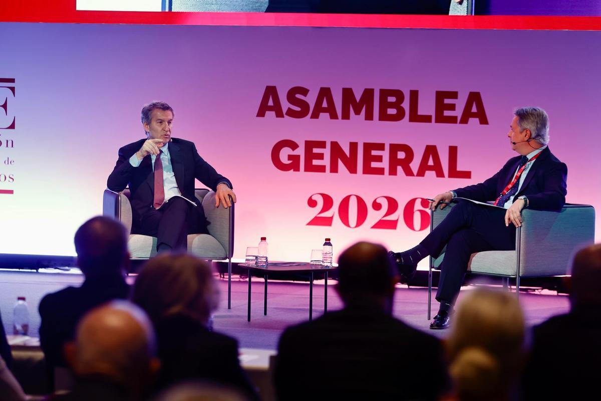 Feijóo, Llorca y Catalá asisten a la asamble de AVE