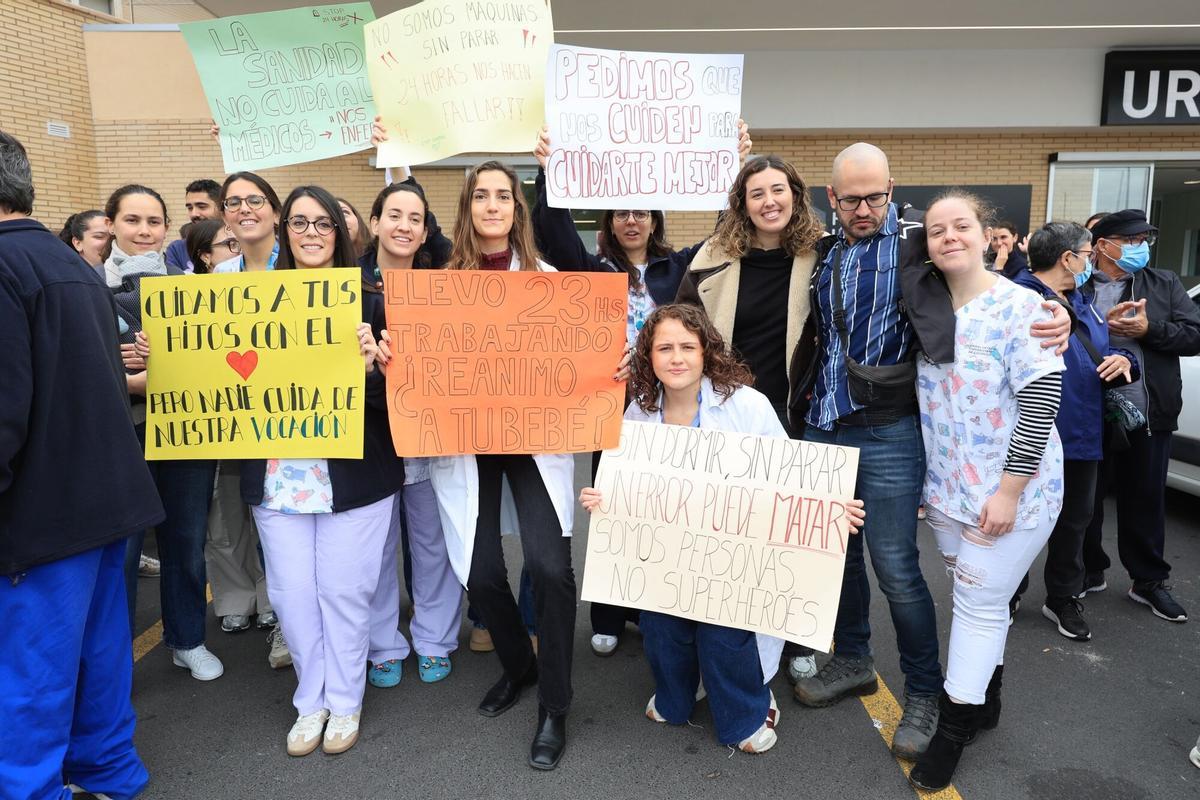 Manifestación de los médicos para exigir un estatuto propio. Manifestación de los médicos para exigir un estatuto propio.