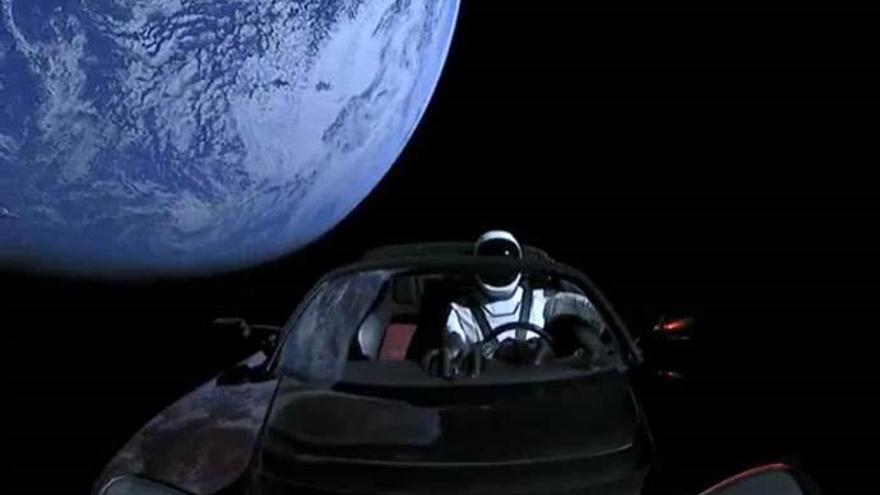 El Tesla en el espacio.