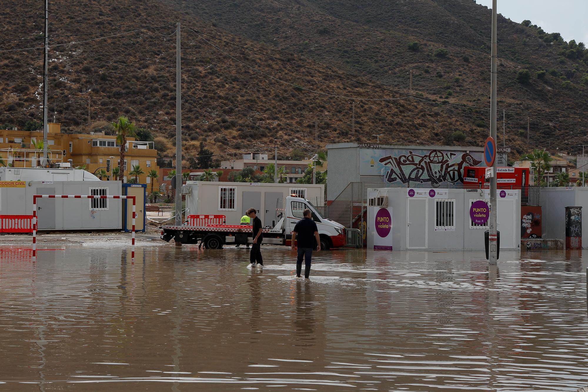 Así han dejado las fuertes lluvias el campamento festero de Cartagena