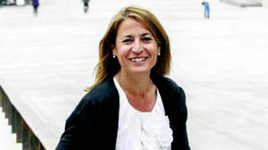 Elena Nevado, alcaldesa de Cáceres: &quot;El Gobierno no puede exigir más sacrificios al ayuntamiento&quot;