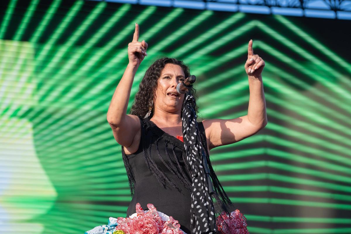 El concierto de Califato ¾ y La Plazuela de Icónica Santalucía Sevilla Fest en imágenes