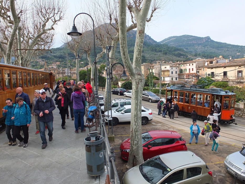 Die Touristenattraktion ist seit Donnerstag (1.2.) wieder im Einsatz: Die historische Bahn verkehrt wieder zwischen Palma de Mallorca und Sóller.