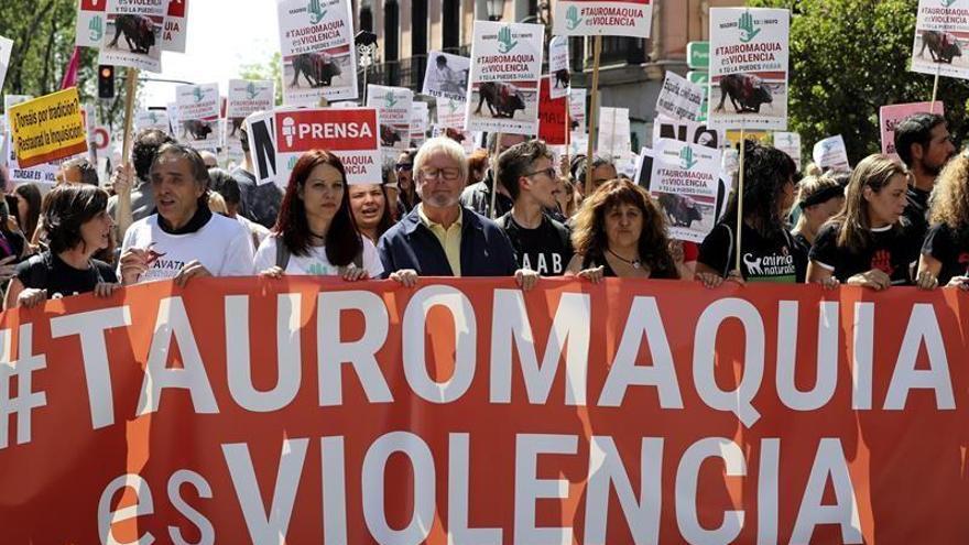 Miles de personas protestan en Madrid contra las corridas de toros