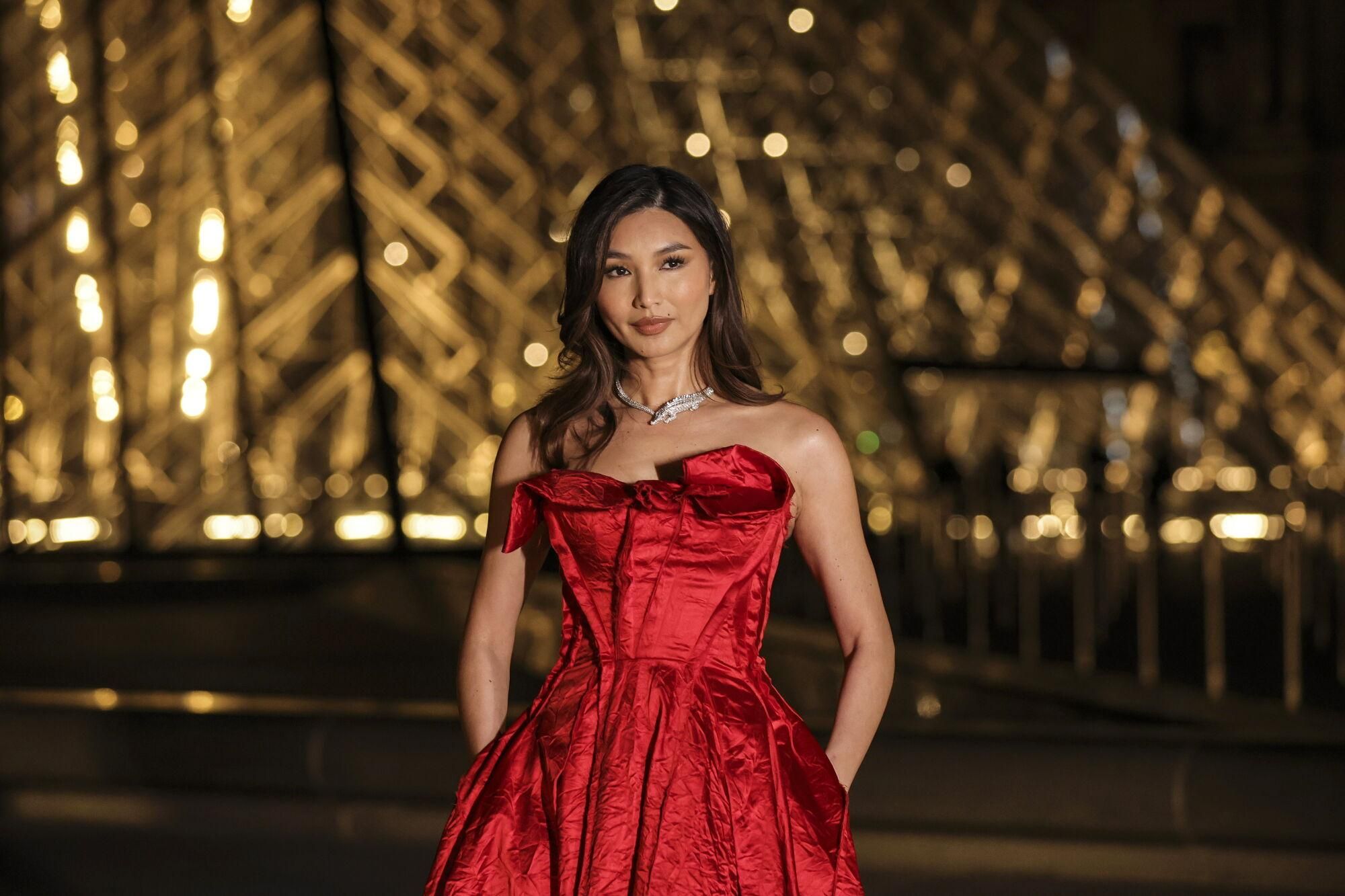 Paris (France), 04/03/2025.- British actress Gemma Chan arrives for the 'Le Grand Diner du Louvre' at the Louvre Museum in Paris, France, 04 March 2025. The Louvre Museum is hosting the gala dinner to mark the official opening of Paris Fashion Week and to raise funds to support the Louvre's restoration projects, educational programs, and initiatives aimed at making the museum more accessible to a broader audience. (Moda, Francia) EFE/EPA/TERESA SUAREZ