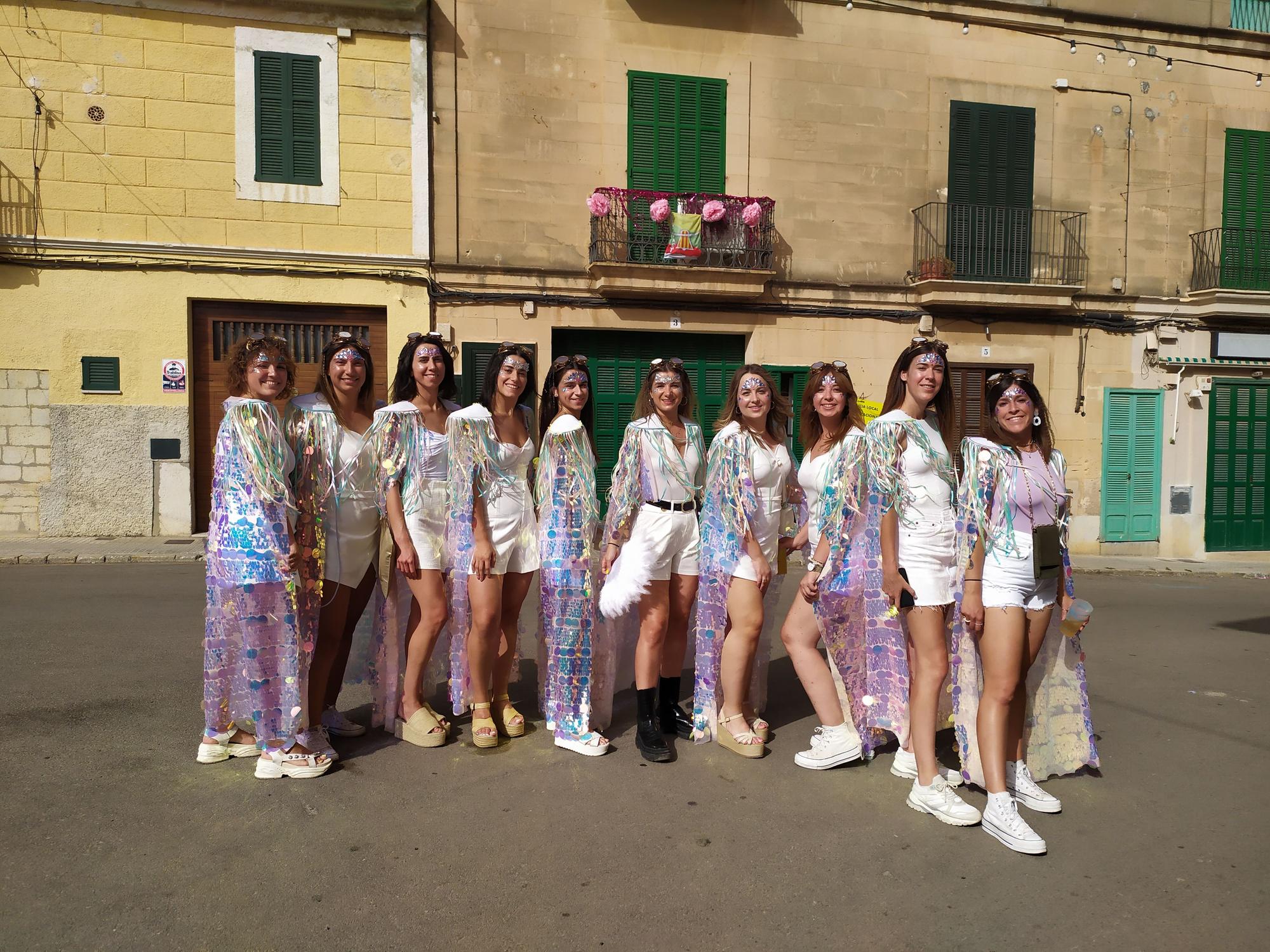 El ‘Carnaval d’estiu’ llena de color Campanet