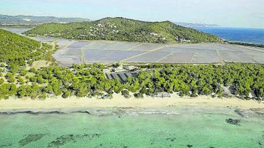 Vista aérea del Parque Natural de ses Salines. | XAVIER DURAN