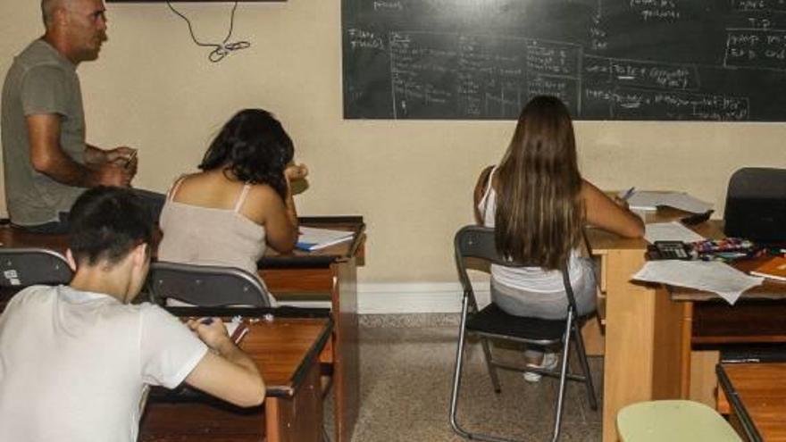Los colegios solo tienen maestros para impartir el mínimo de inglés del plurilingüismo