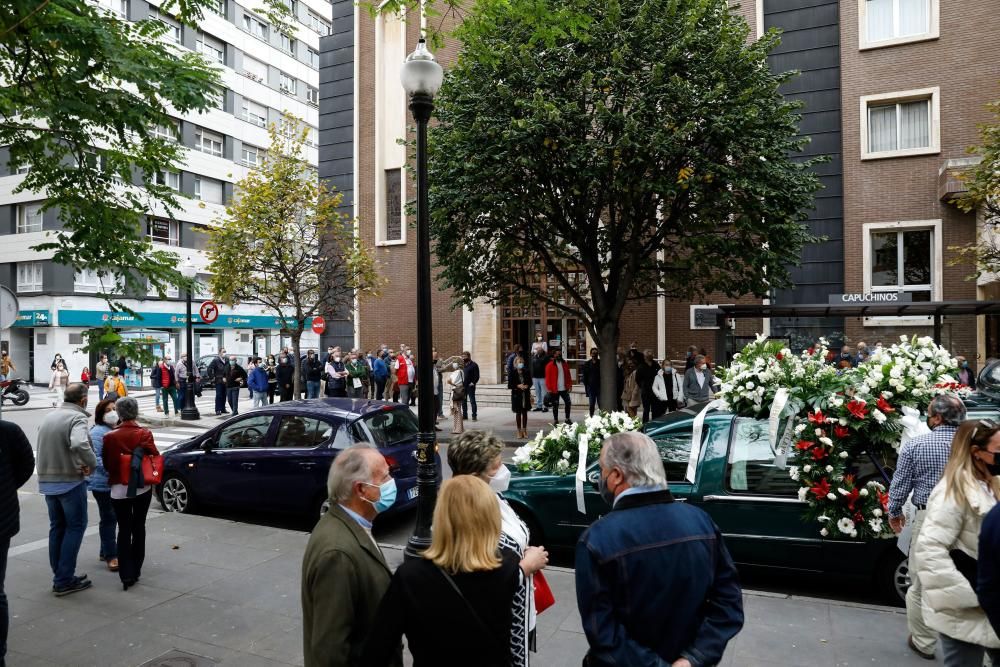 Funeral en Gijón por Adriano Sánchez