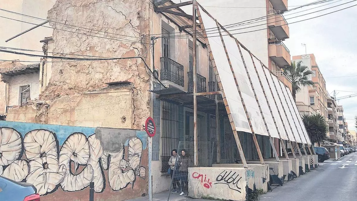 Torrevieja exige al propietario de la Posada del Parejo su rehabilitación