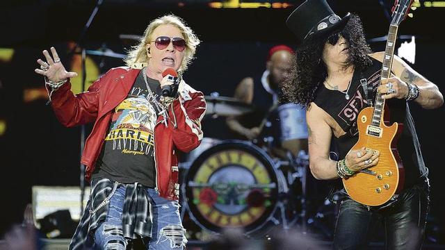 Guns &amp; Roses da su nostálgico adiós de rock al Vicente Calderón