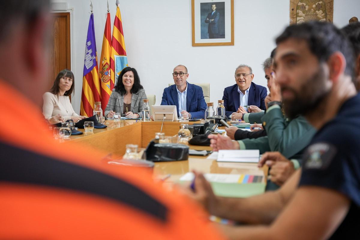 La directora insular Raquel Guasch también partició en la cita