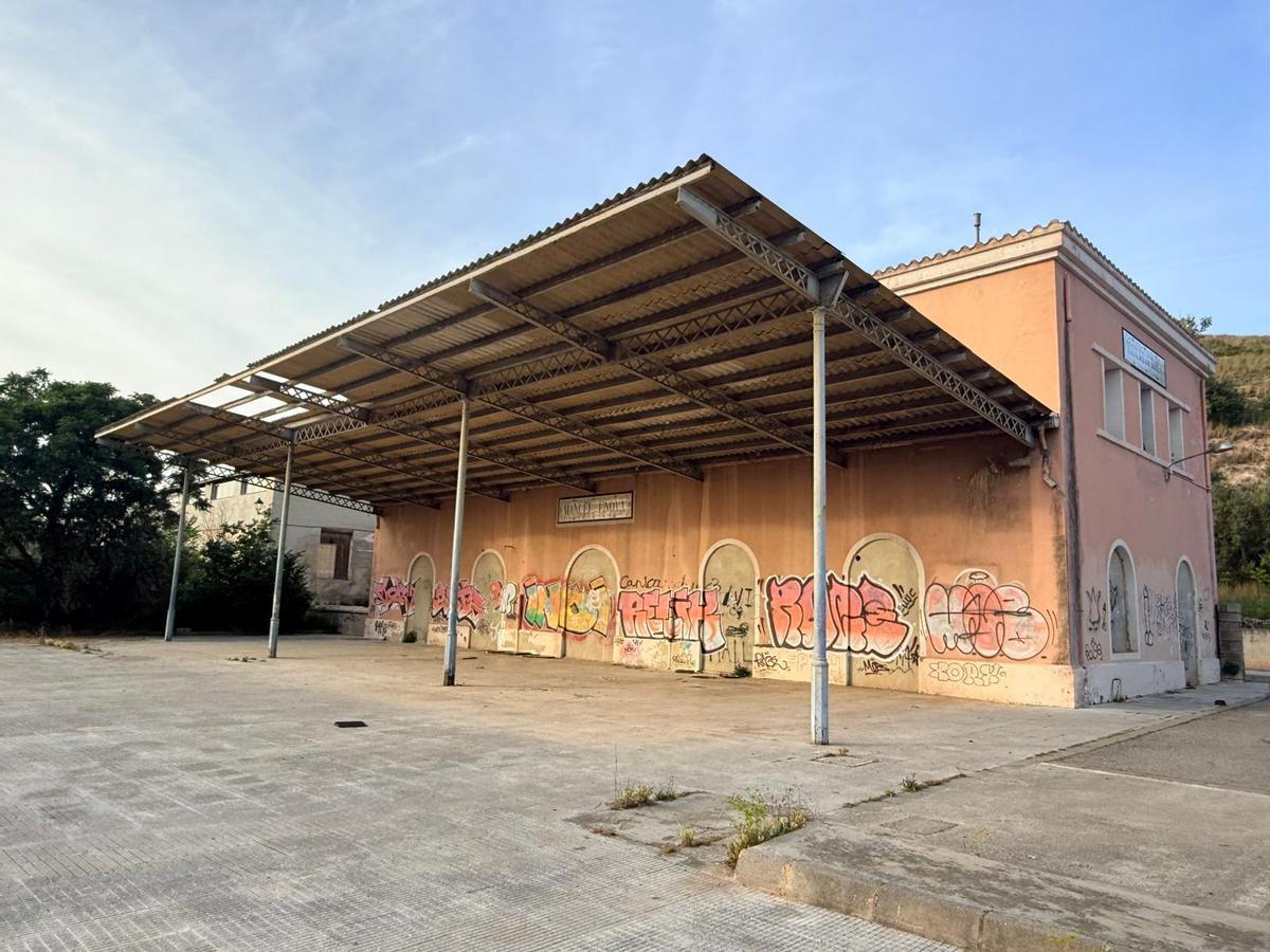 Estación del ferrocarril de Manuel.