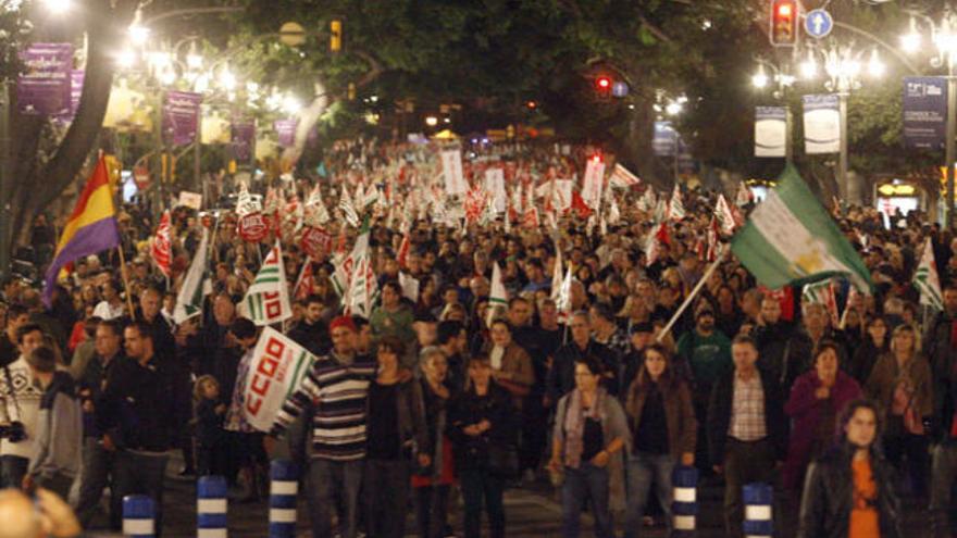 La manifestación por la Alameda Principal.