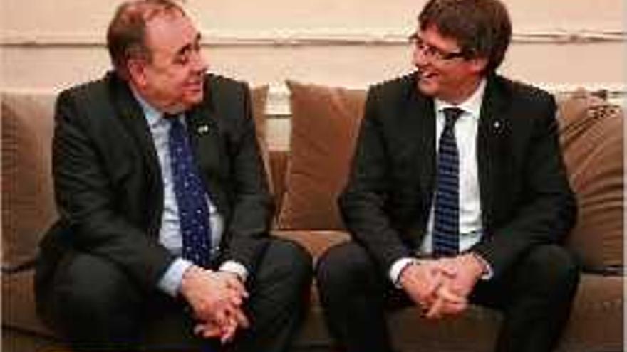 Puigdemont, reunit amb l&#039;exprimer ministre d&#039;Escòcia, Alex Salmond.