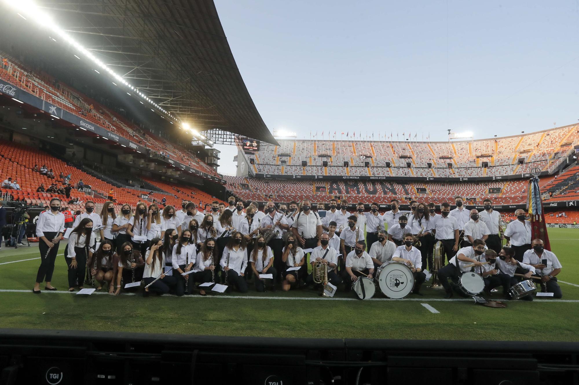 La Sociedad Musical de Llosa de Ranes en Mestalla