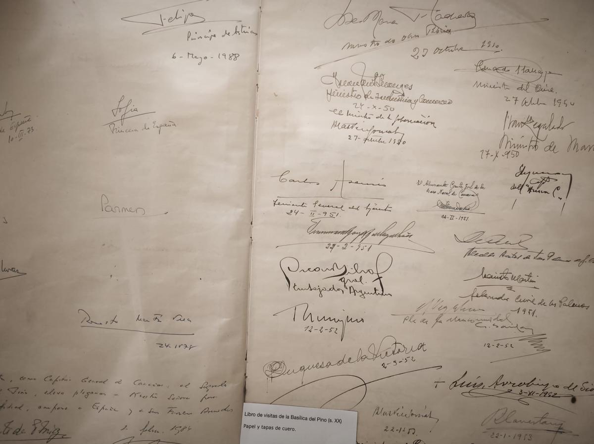 Libro de firmas del siglo XX.