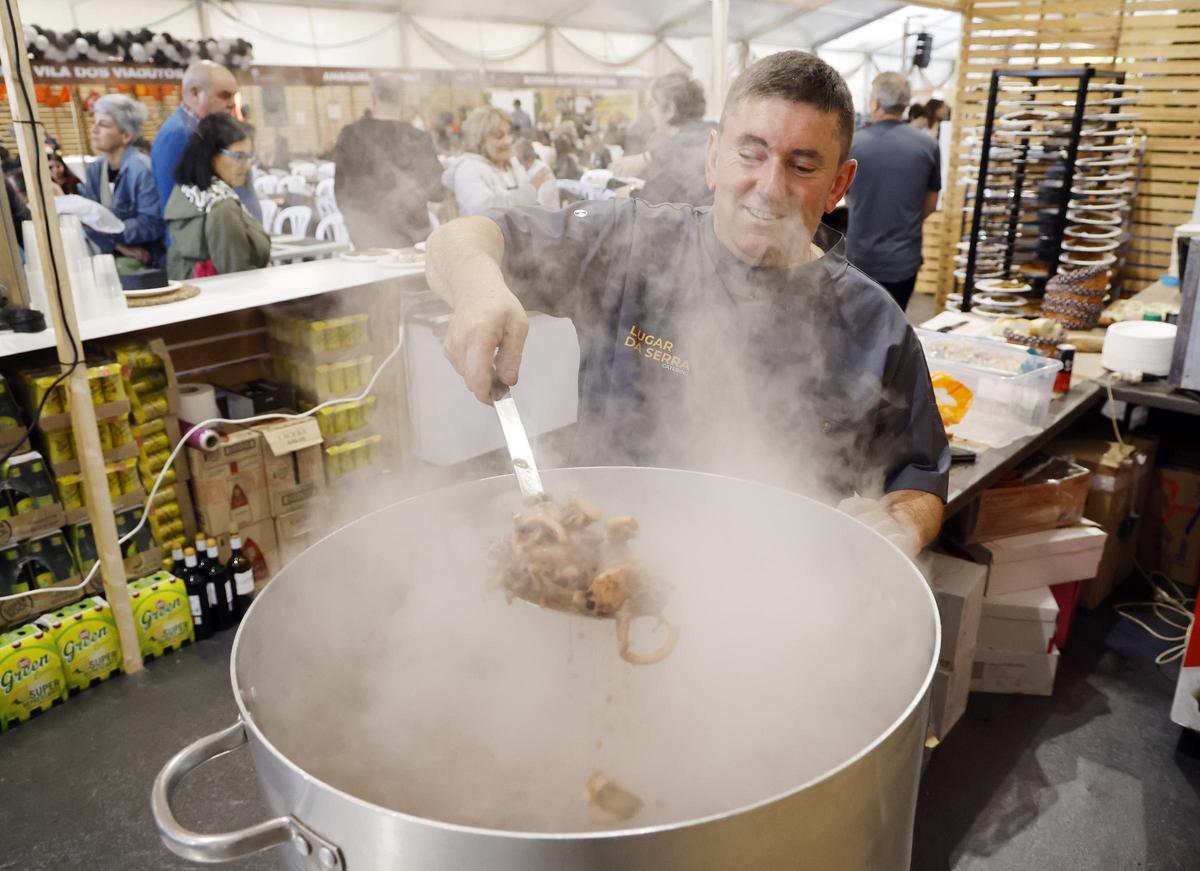 Una de las preparaciones gastronómicas de la Fiesta del Choco en Redondela