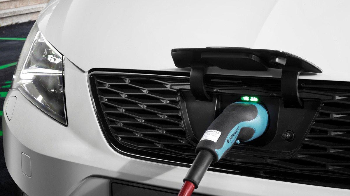 Los coches eléctricos siguen creciendo en España.