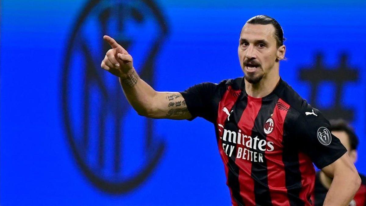 Ibra consiguó un doblete en el derbi ante el Inter