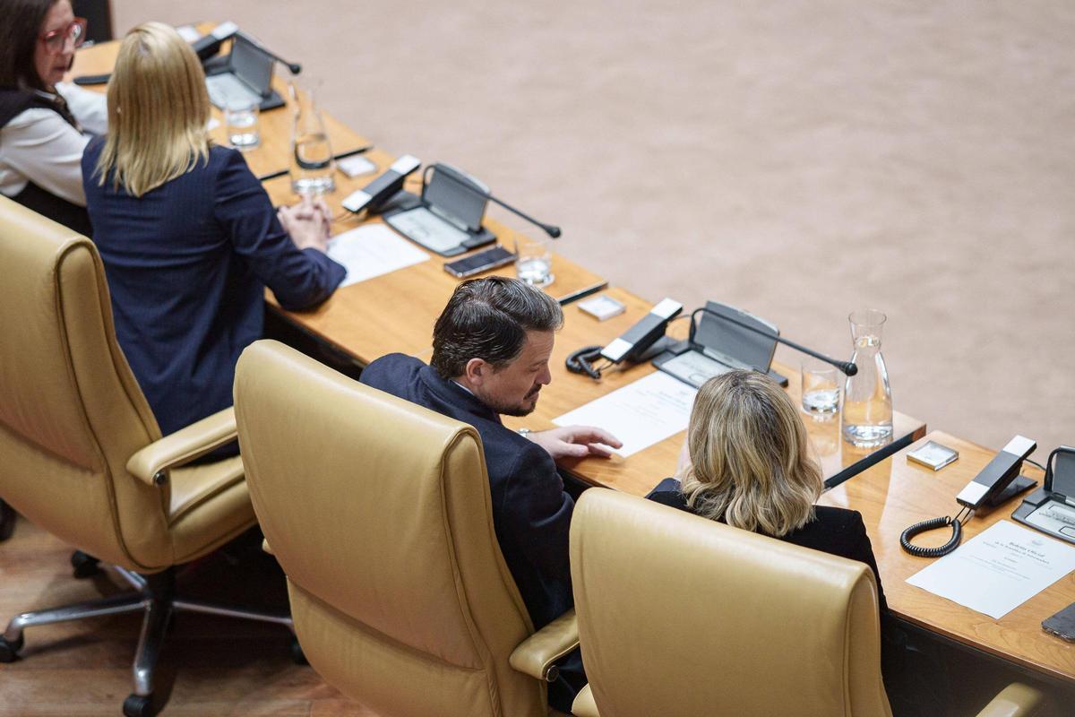 El PSOE pide explicaciones a Guardiola tras asegurar que el feminismo que ella defiende es el de Vox.