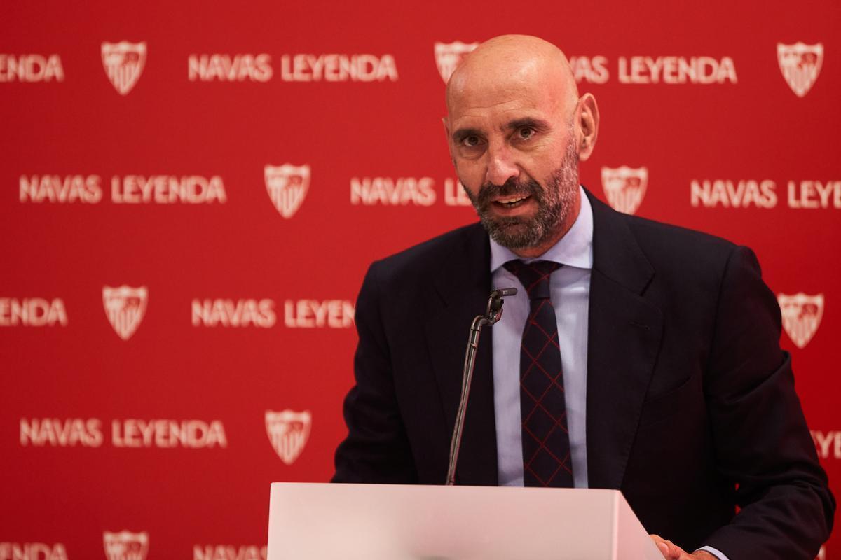 Monchi, director deportivo del Sevilla, durante el acto de renovación de Jesús Navas.