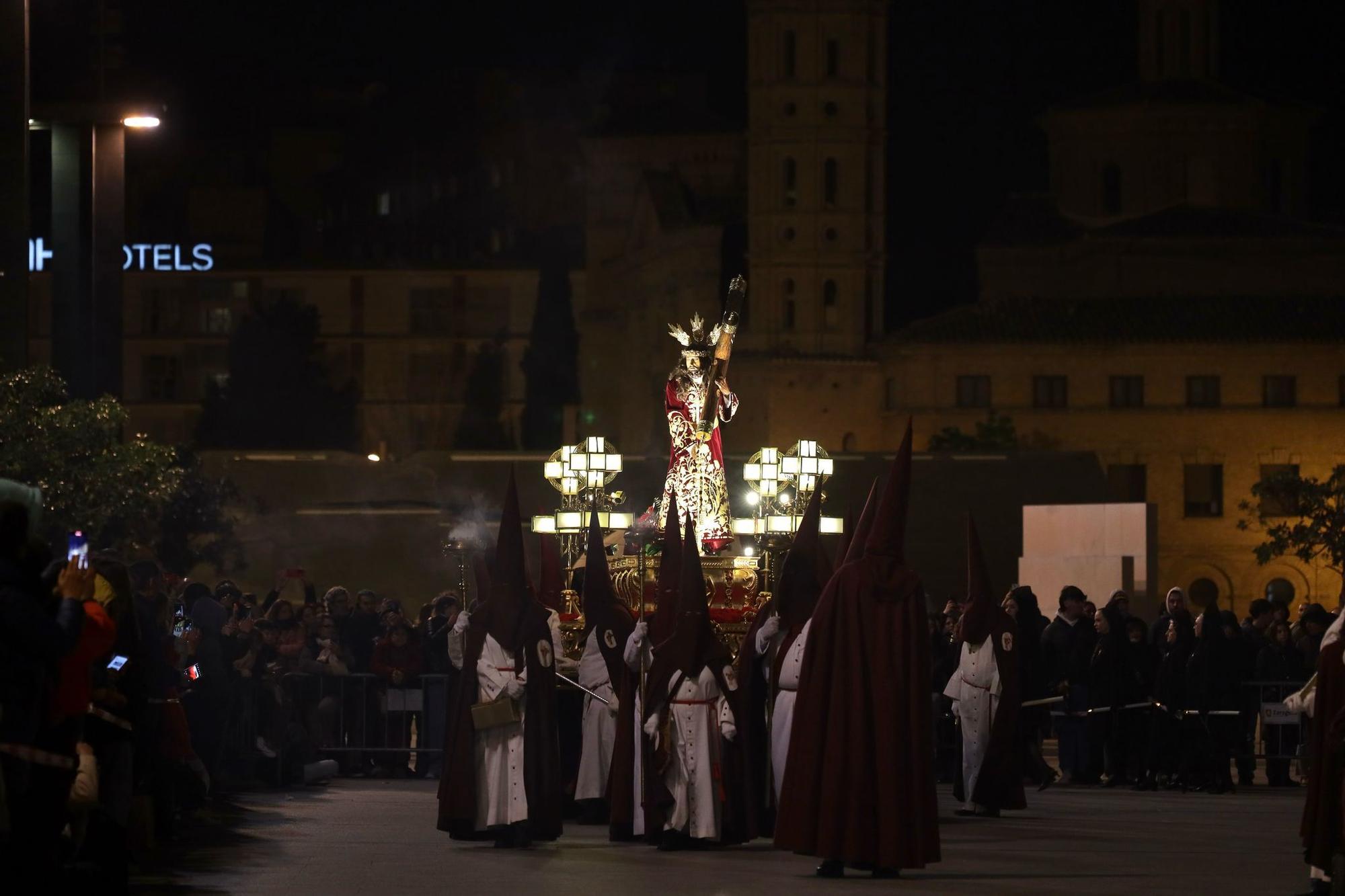 En imágenes | Zaragoza se conmueve con el 'Encuentro' de Jesús del Calvario y la Virgen de los Dolores