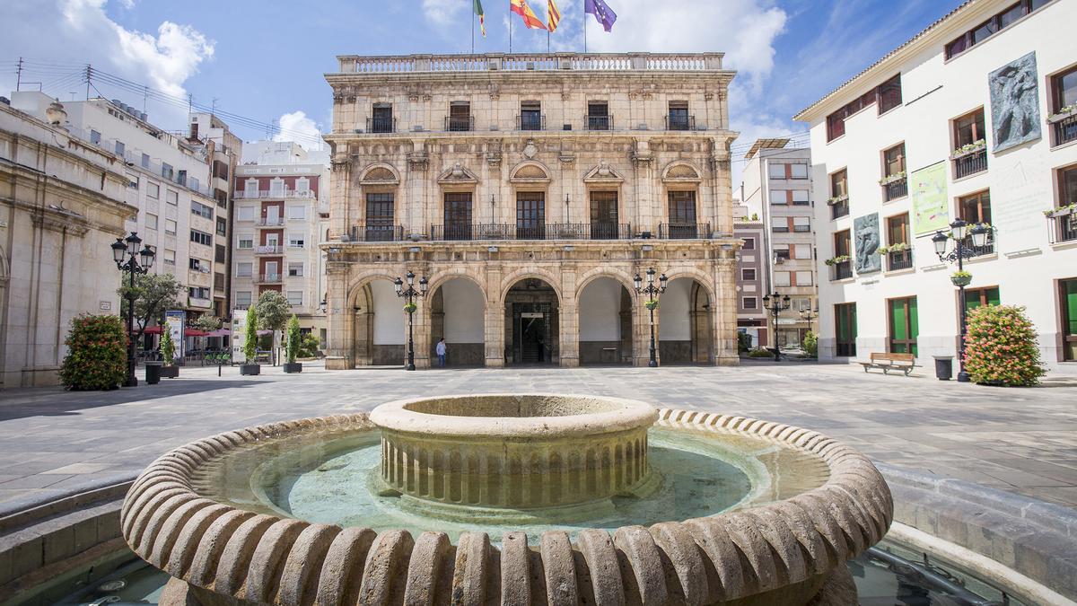 Fachada del Ayuntamiento de Castelló, en la plaza Mayor.
