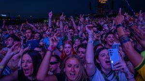 Espectadores durante un concierto de la última edición del Primavera Sound, en el parque del Fòrum, en Barcelona.