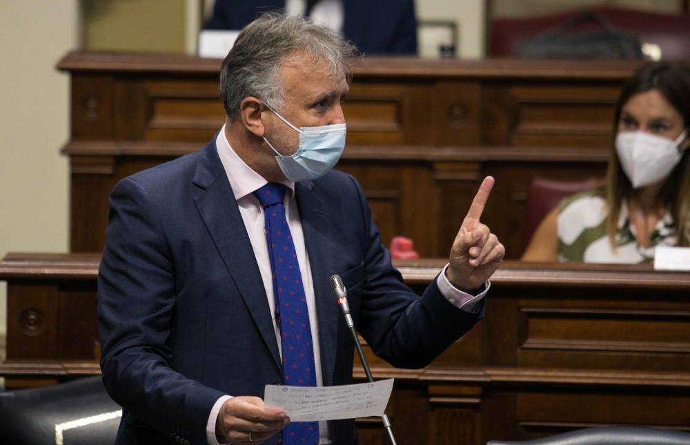 El Parlamento de Canarias acogió la sesión.