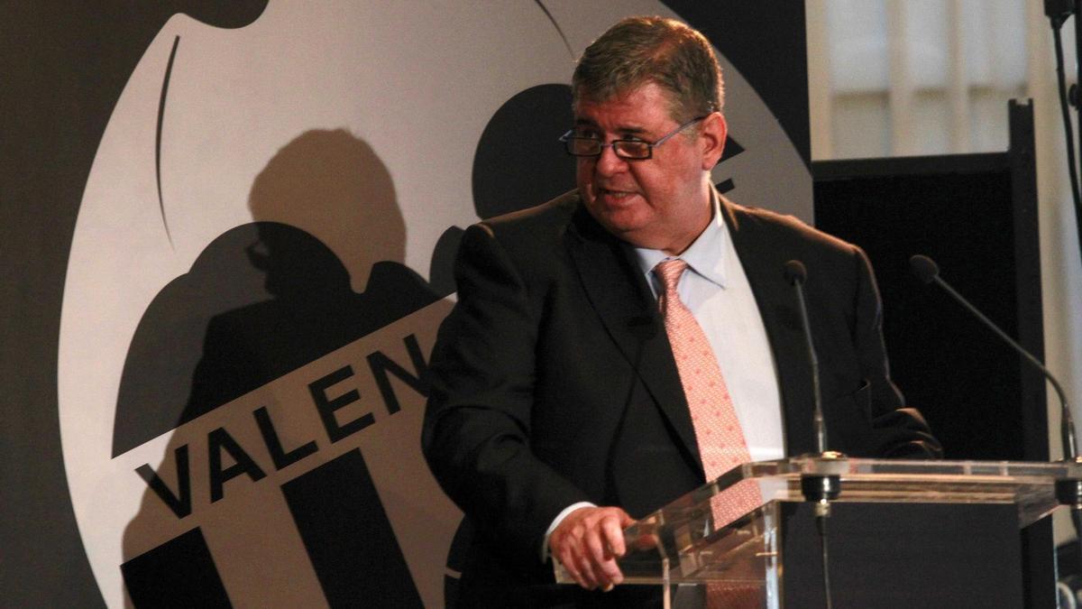 Joaquín Ríos-Capapé, en una intervención en una junta de accionistas del Valencia CF