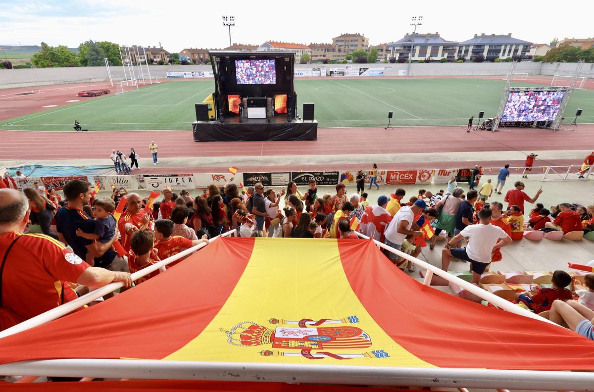 Pantalla situada en Haro (La Rioja) para ver los partidos de la Eurocopa.