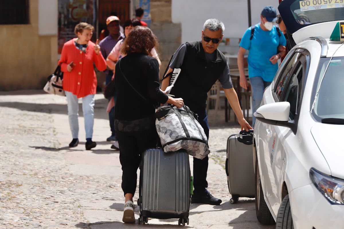 Córdoba se llena de turismo en el fin de semana de las Cruces de Mayo