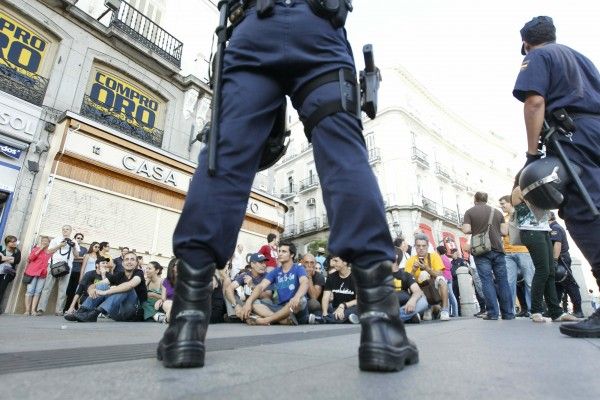 Desalojo de los indignados acampados en la Puerta del Sol y el Paseo del Prado