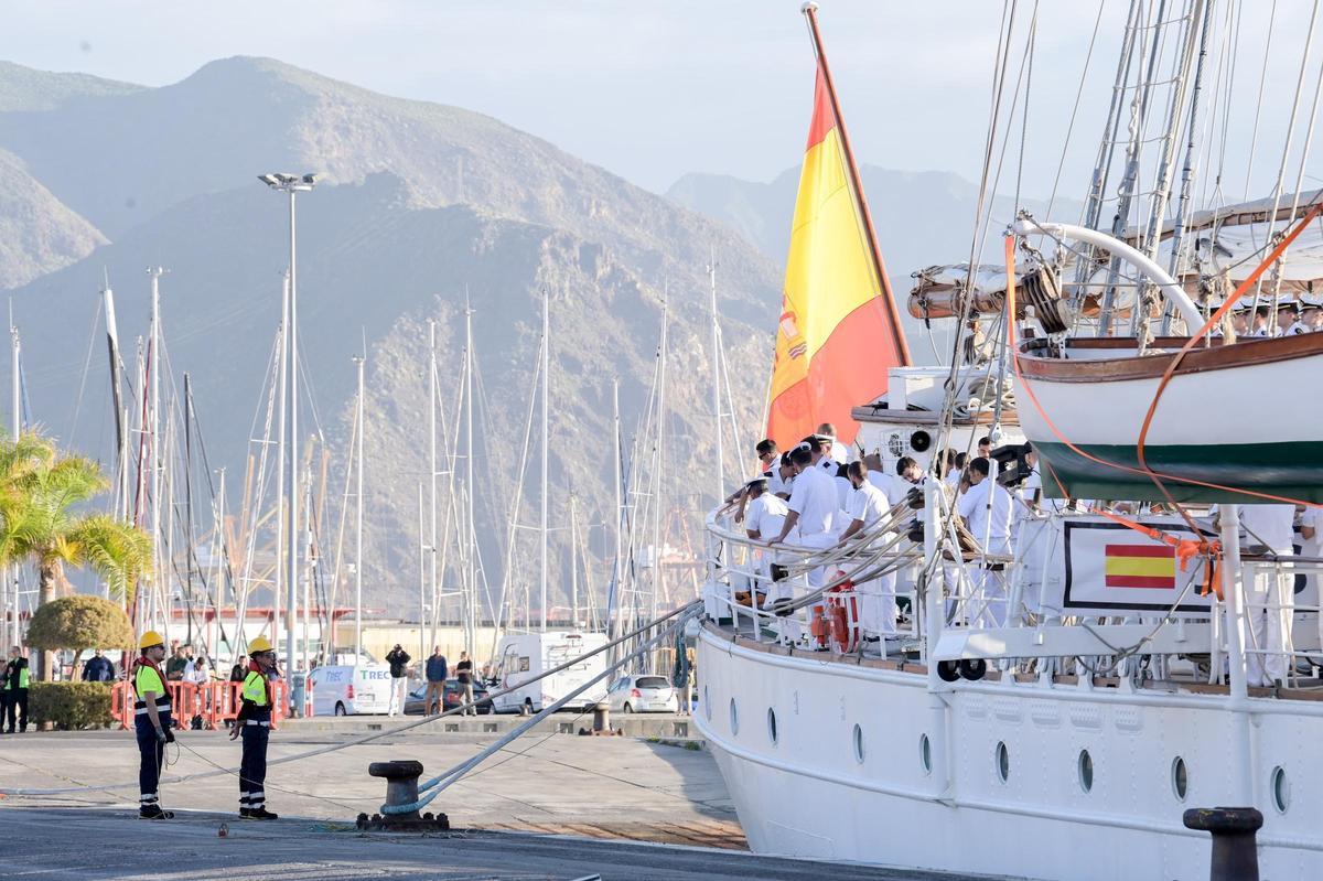 La princesa Leonor atraca en Tenerife a bordo del Juan Sebastián Elcano La princesa Leonor atraca en Tenerife a bordo del Juan Sebastián Elcano