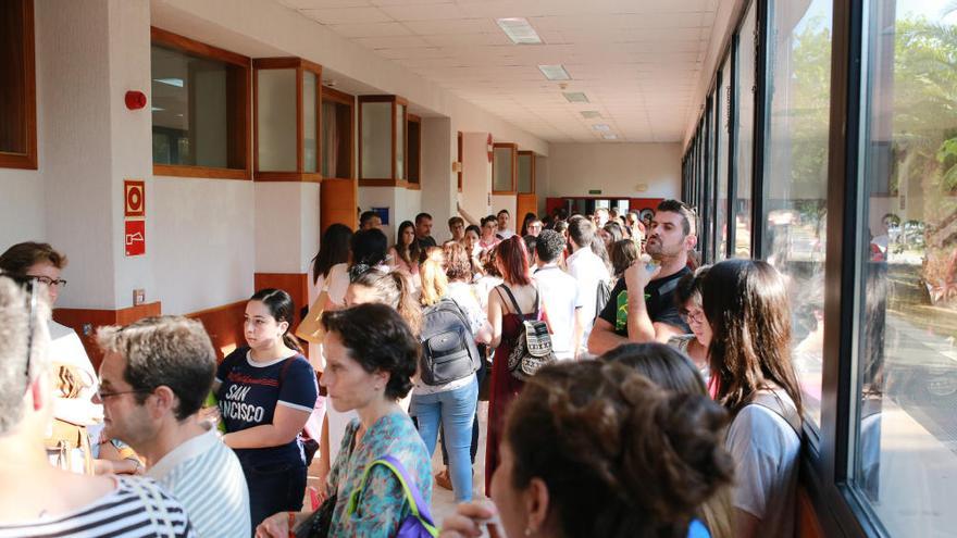 Jornada de nervios para 4.865 profesores que buscan plaza fija en Educación