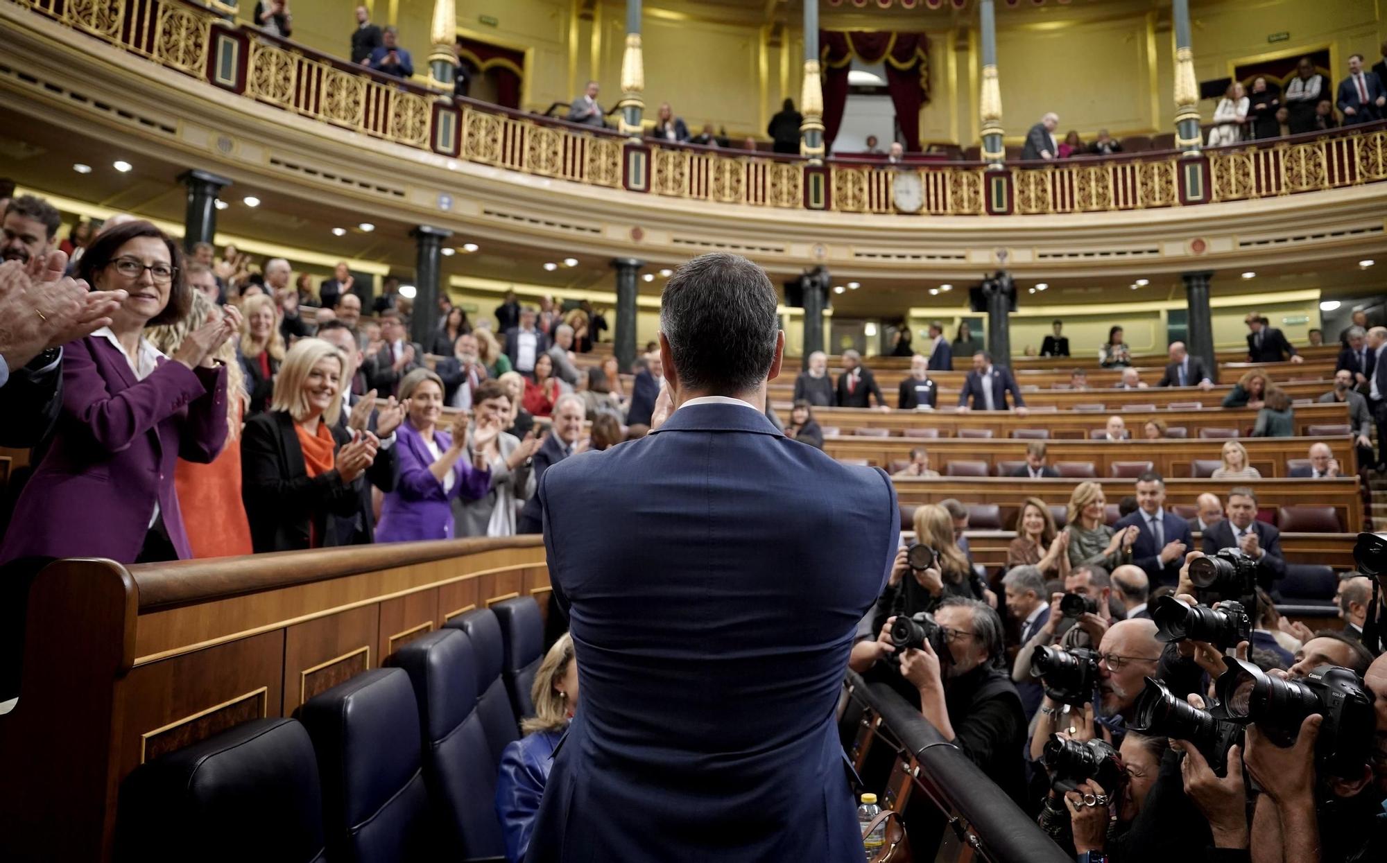 Las imágenes de la segunda jornada de la investidura de Sánchez en el Congreso