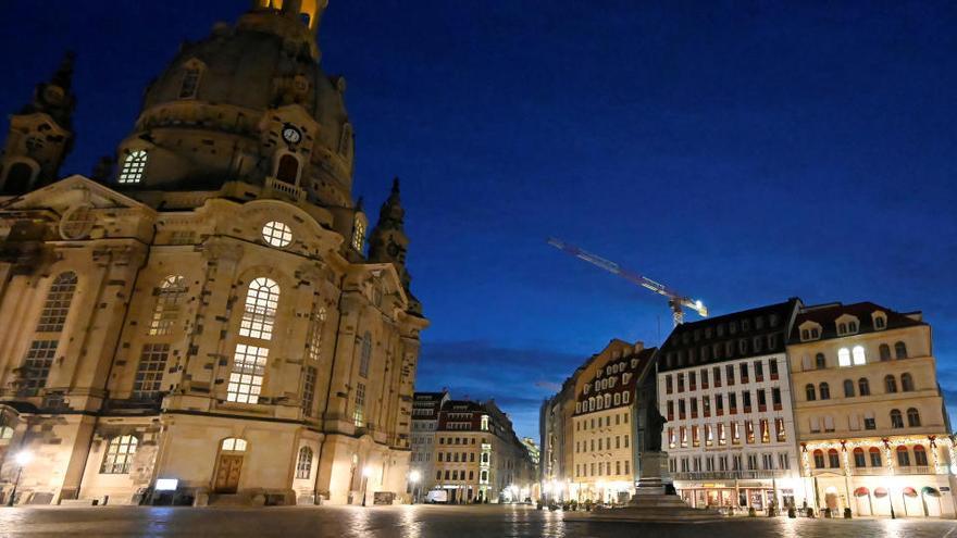 La plaça de Neumarkt buida durant el tancament pel coronavirus a Dresden, Alemanya