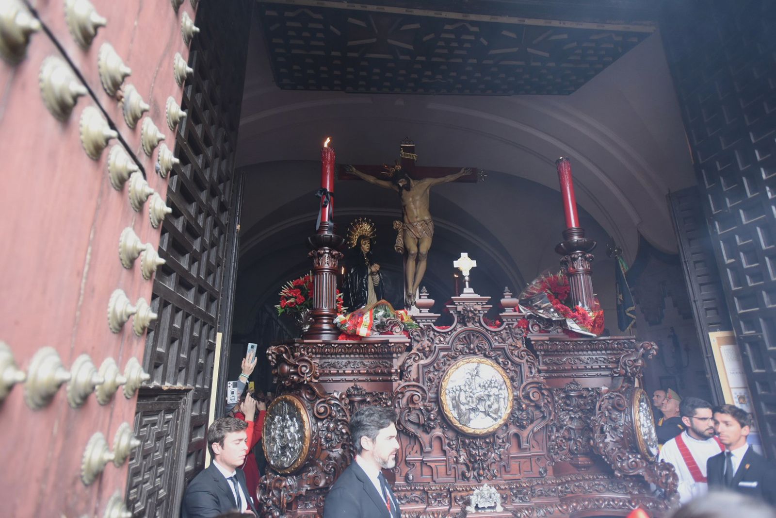 La Legión arropa al Cristo de la Caridad