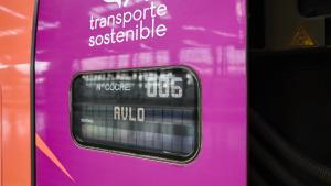 Un vagón de Avlo en la estación de Atocha en Madrid.