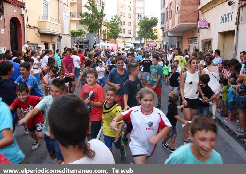 Cena de peñas y encierro infantil