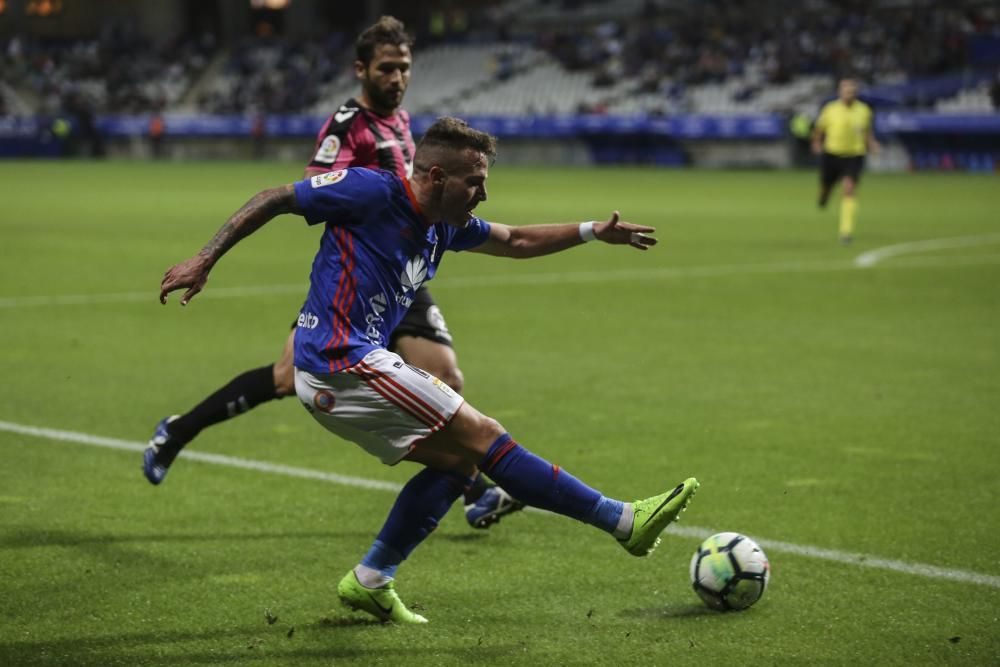 El partido entre el Real Oviedo y el Tenerife, en imágenes