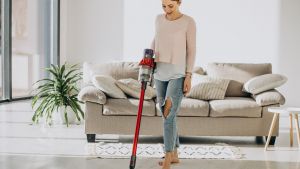 Dyson revoluciona la limpieza con su nuevo aspirador: olvídate de la suciedad en cualquier superficie
