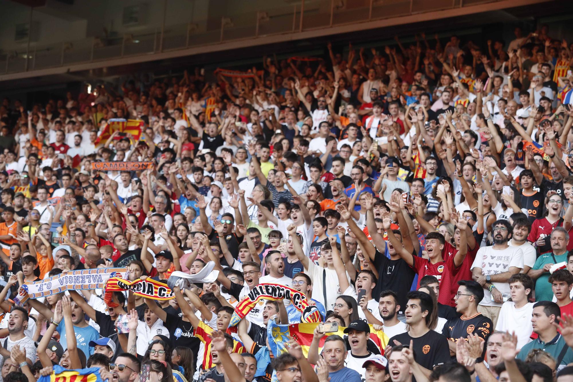 Búscate en la presentación de los fichajes del Valencia CF